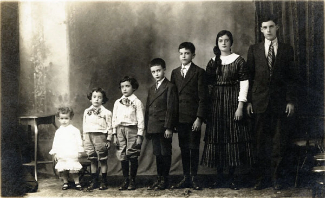 Fotografía de grupo de los hermanos de la Torre