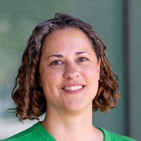 Photo of Lisa Duncan